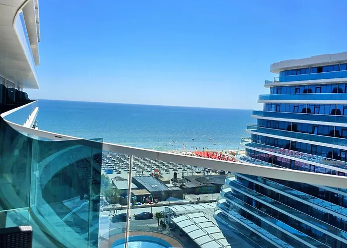 No 907b White Titanic By Endless Summer - Premium Sea View Apartment *